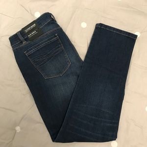 White House Black Market - Saint Honore